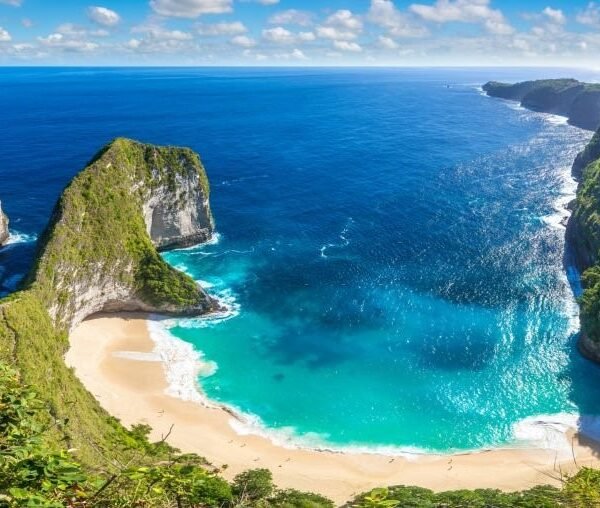 Kelingking Beach in Nusa Penida Bali